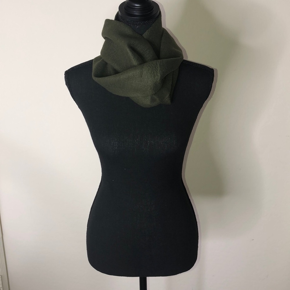 NWOT Women’s Scarf